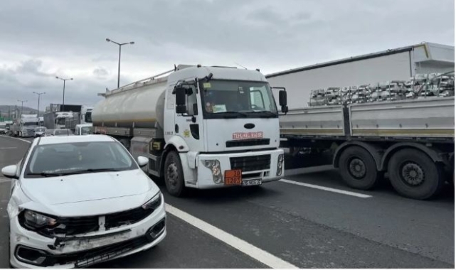 TEM'de zincirleme kaza: Trafik kilitlendi!