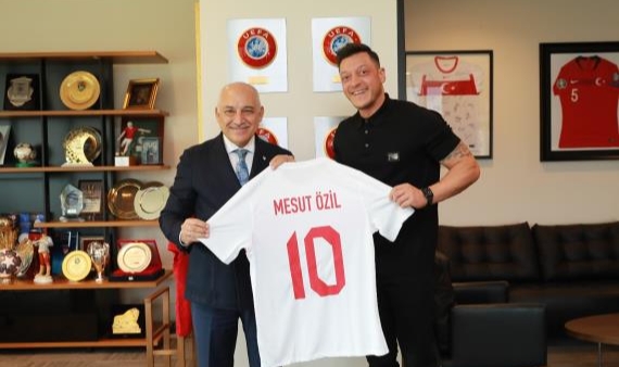 TFF Başkanı Mehmet Büyükekşi'ye özel ziyaret