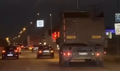 TIR'dan trafikte tehlikeli hareketler