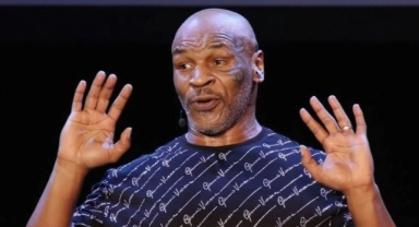 Ünlü boksör Mike Tyson uçakta rahatsızlandı