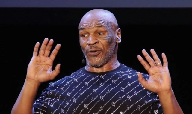 Ünlü boksör Mike Tyson uçakta rahatsızlandı