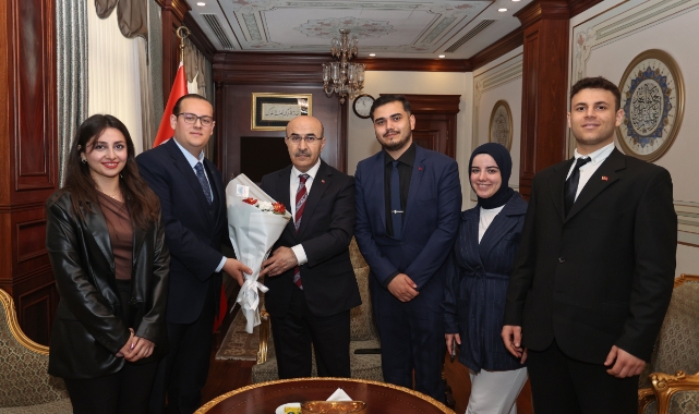 UÜ Siyaset Bilimi ve Kamu Yönetimi Topluluğu'ndan Vali Demirtaş'a ziyaret