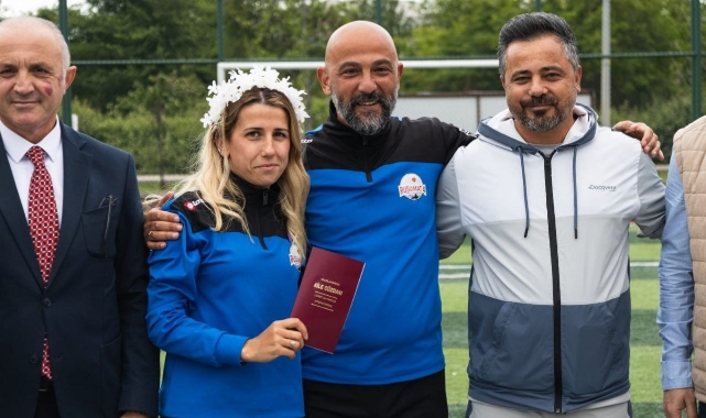 Yeşil sahalarda nikah kıyıldı!