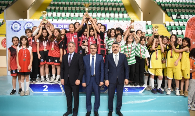 Yıldırım'da Okul Sporları İlçe Şenlikleri son buldu!