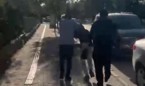 10 yıl hapis cezasıyla aranıyordu, uyurken yakalandı!