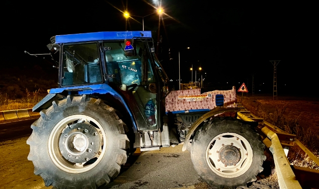 Ağrı’da otomobil ile traktör çarpıştı: 7 yaralı