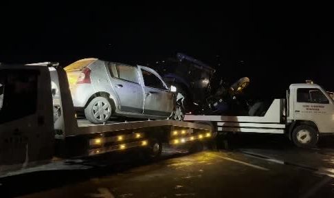 Ağrı’da traktör otomobille çarpıştı: 4 yaralı