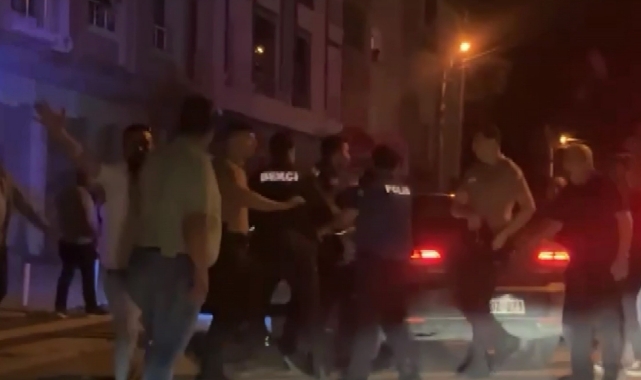 Aksaray’da komşuların taşlı sopalı park kavgası kamerada: 7 yaralı
