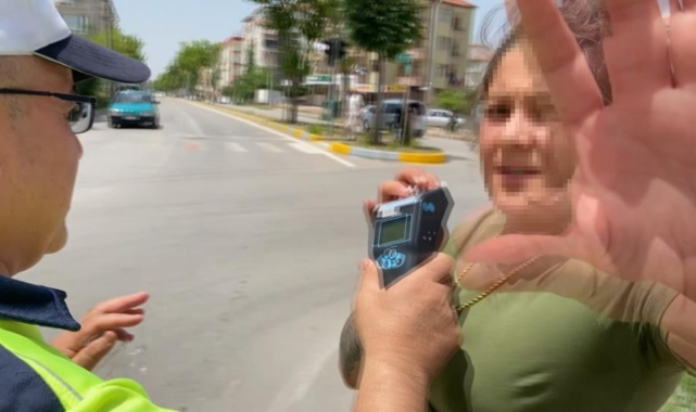 Alkollü sürücü sinirini basın mensuplarından çıkardı
