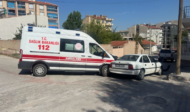 Ambulansın karıştığı kazada 2 sağlık görevlisi yaralandı!