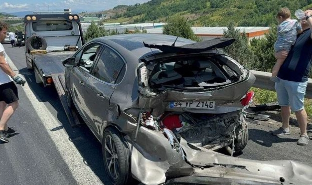 Anadolu Otoyolu'nda zincirleme kaza: 6 yaralı