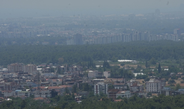 Antalya’da nem oranı yüzde 86’yı geçti, şehrin üzerini sis bulutu kapladı
