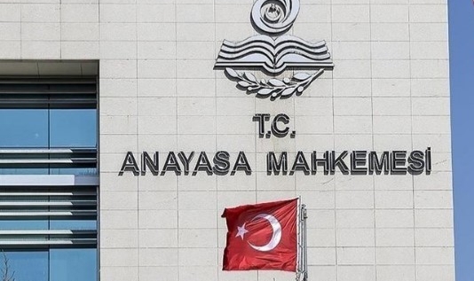 AYM'den bürokratlara 'ikinci maaş' kararı