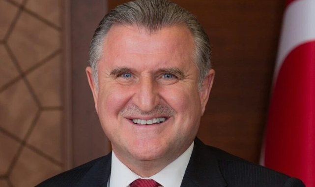 Bakan Bak'tan Emre Sakçı için tebrik mesajı!