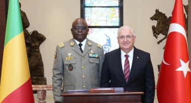 Bakan Güler, Mali Kara Kuvvetleri Komutanı Samake’yi kabul etti