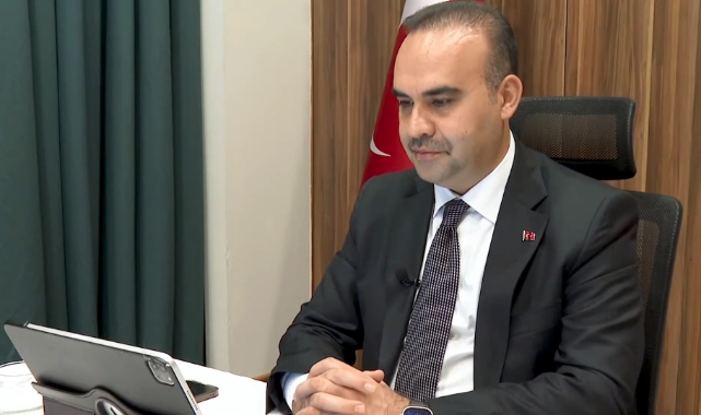 Bakan Kacır, astronot Atasever ile görüştü
