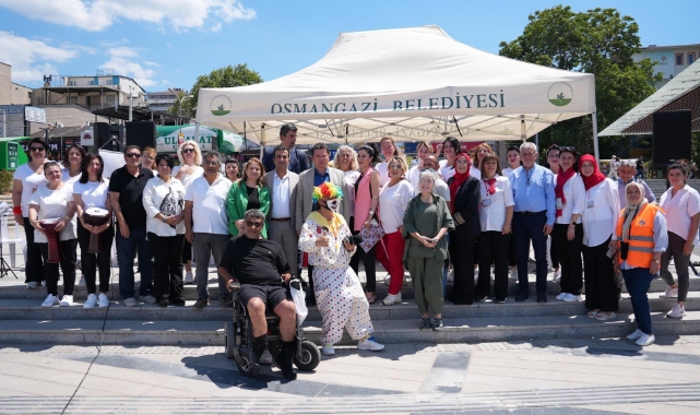 Barış bebek için Osmangazi Meydanı'nda kermes düzenlendi