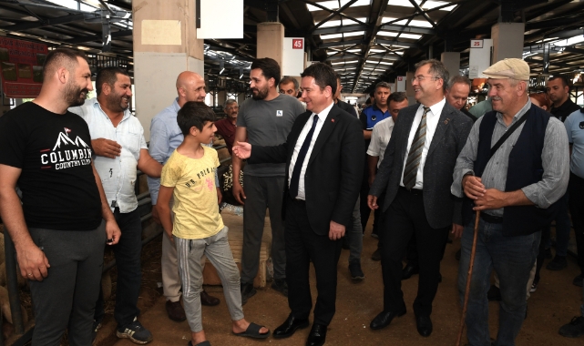 Başkan Aydın'dan kurban pazarına ziyaret