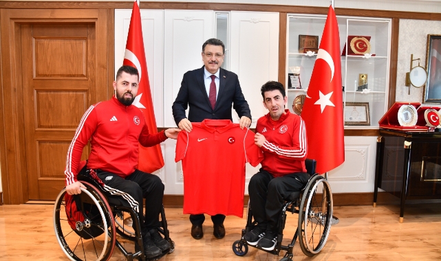 Başkan Genç şampiyonlarla bir araya geldi