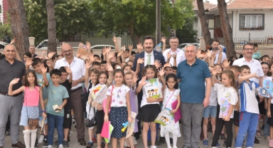 Başkan Özel karne sevincine ortak oldu