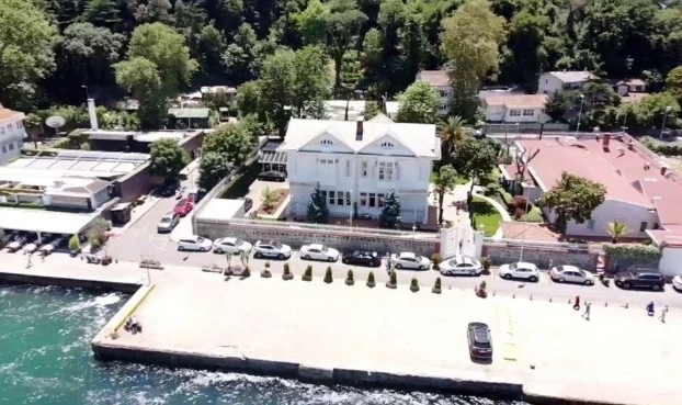 Boğaz'daki yalıda film gibi soygun