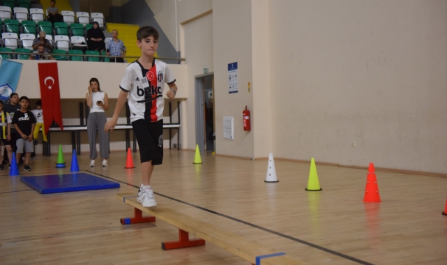 Bursa'da geleceğin sporcuları tarama programıyla keşfediliyor