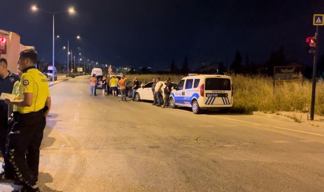 Bursa'da işçileri taşıyan servis ile kamyonet çarpıştı
