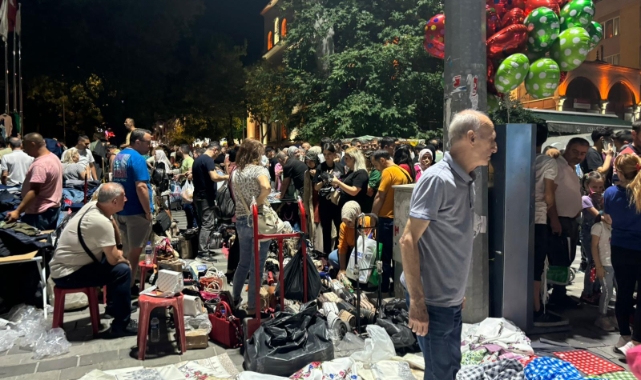 Bursa'da meydanlar doldu taştı!