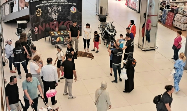 Bursa polisi vatandaşları bilgilendirdi!