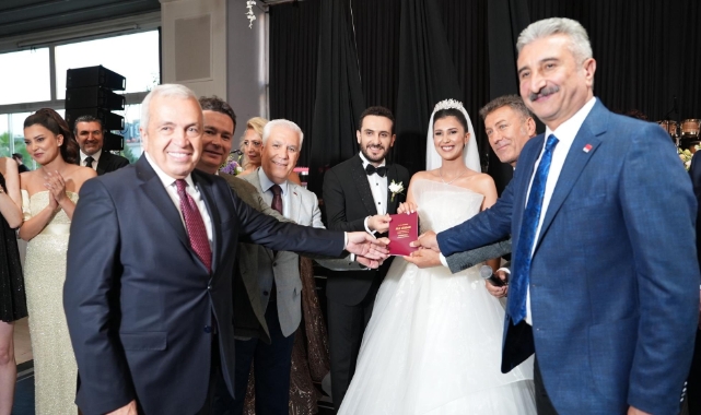 Bursa protokolü düğünde buluştu!