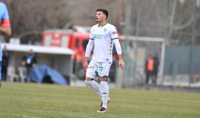 Bursaspor oyuncusu Hasan Sabri Karaca futbolu bıraktı