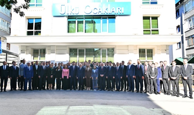 Devlet Bahçeli'den Ülkü Ocakları Eğitim ve Kültür Vakfı’nı ziyaret