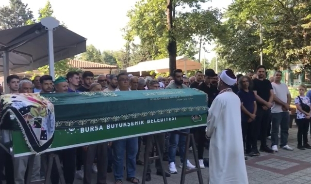 Diş hastanesi dönüşü evinde ölü bulunan kadın son yolculuğuna uğurlandı!