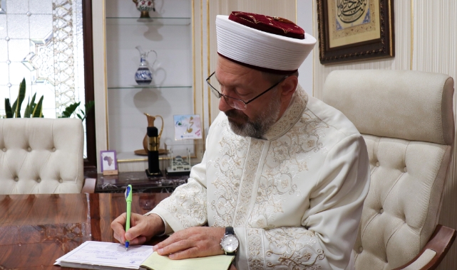 Diyanet İşleri Başkanı Erbaş'tan kurban bağışı