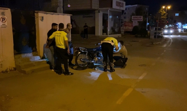 Dur ihtarından motosikleti bırakıp kaçtı!