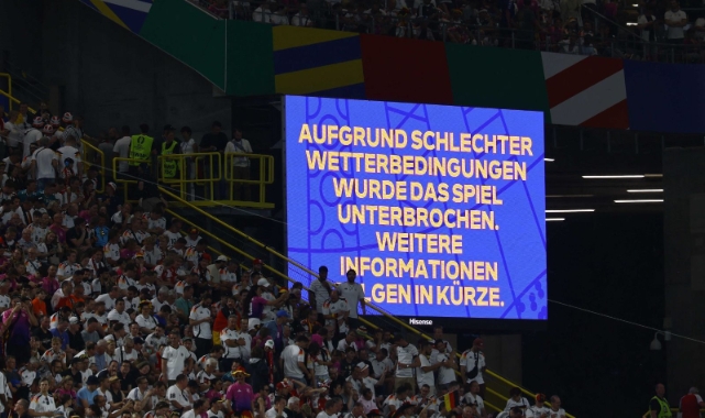 EURO 2024'te bir ilk: Maça yağmur engeli