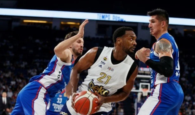 Fenerbahçe, Anadolu Efes'i mağlup etti