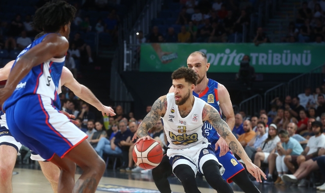 Fenerbahçe, Efes’i farklı yendi!