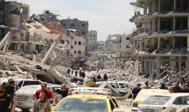 Gazze'ye 244 gündür bomba yağıyor