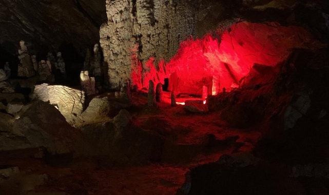 Gökgöl Mağarası bayramda ziyaretçi akınına uğradı