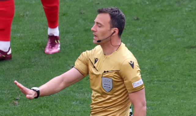 Hakem Felix Zwayer’e tribünlerden tepki!