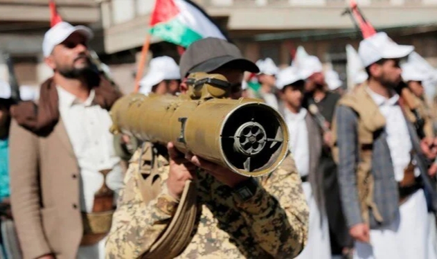 Husiler: ABD'ye ait destroyeri vurduk
