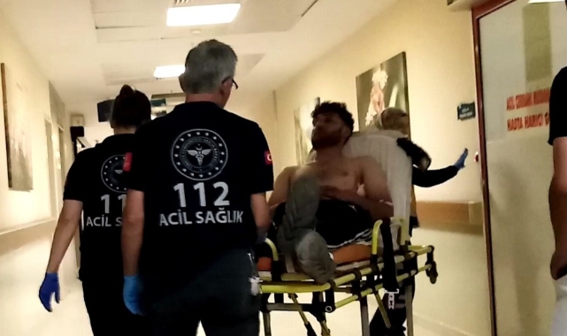 İnegöl'de 10 kişi birbirine girdi, 1 kişi bıçakla yaralandı!