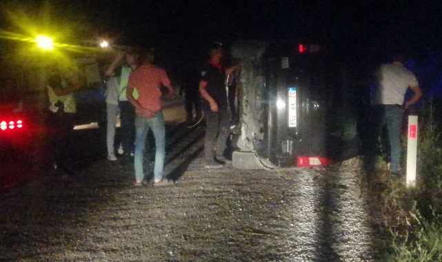Isparta’da hafif ticari araç ile minibüs çarpıştı