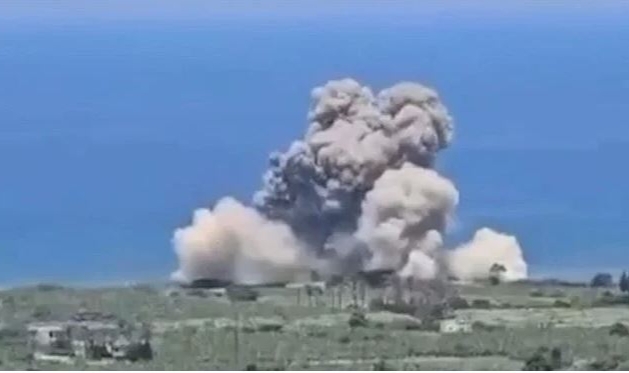 İsrail, Lübnan'ın Sur kentine saldırdı