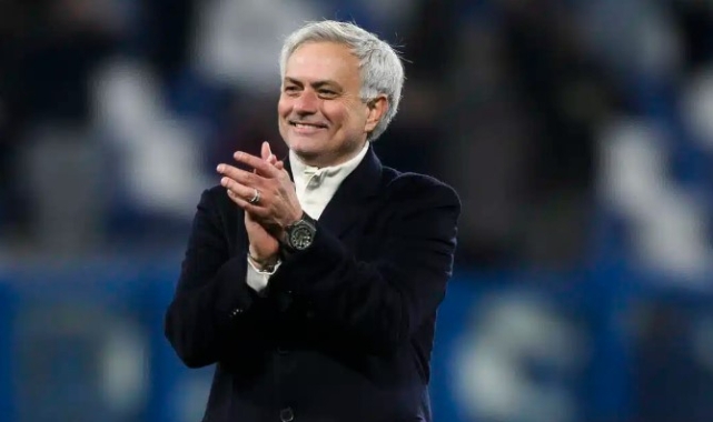Mourinho, Fenerbahçe için yola çıktı!