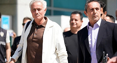Mourinho Fenerbahçe için İstanbul'da!