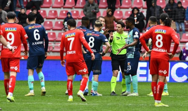 Kayserispor 78 sarı kart, 4 kırmızı kart gördü!
