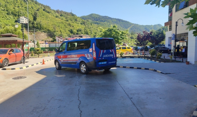 Kazara ateş alan silahla eniştesini vurdu