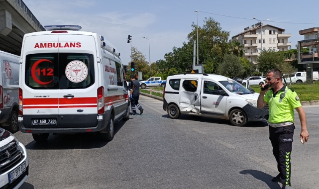 Kazaya giden ambulans kaza yaptı!